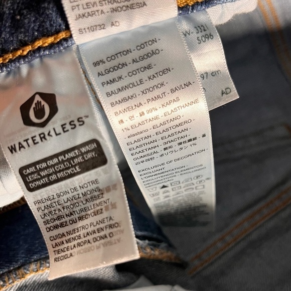 Women’s 501 Levi denim distressed 5 pocket short jeans medium wash Size 16W - Picture 5 of 11